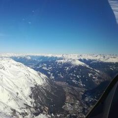 Flugwegposition um 14:38:35: Aufgenommen in der Nähe von Gemeinde Strengen, Österreich in 3241 Meter